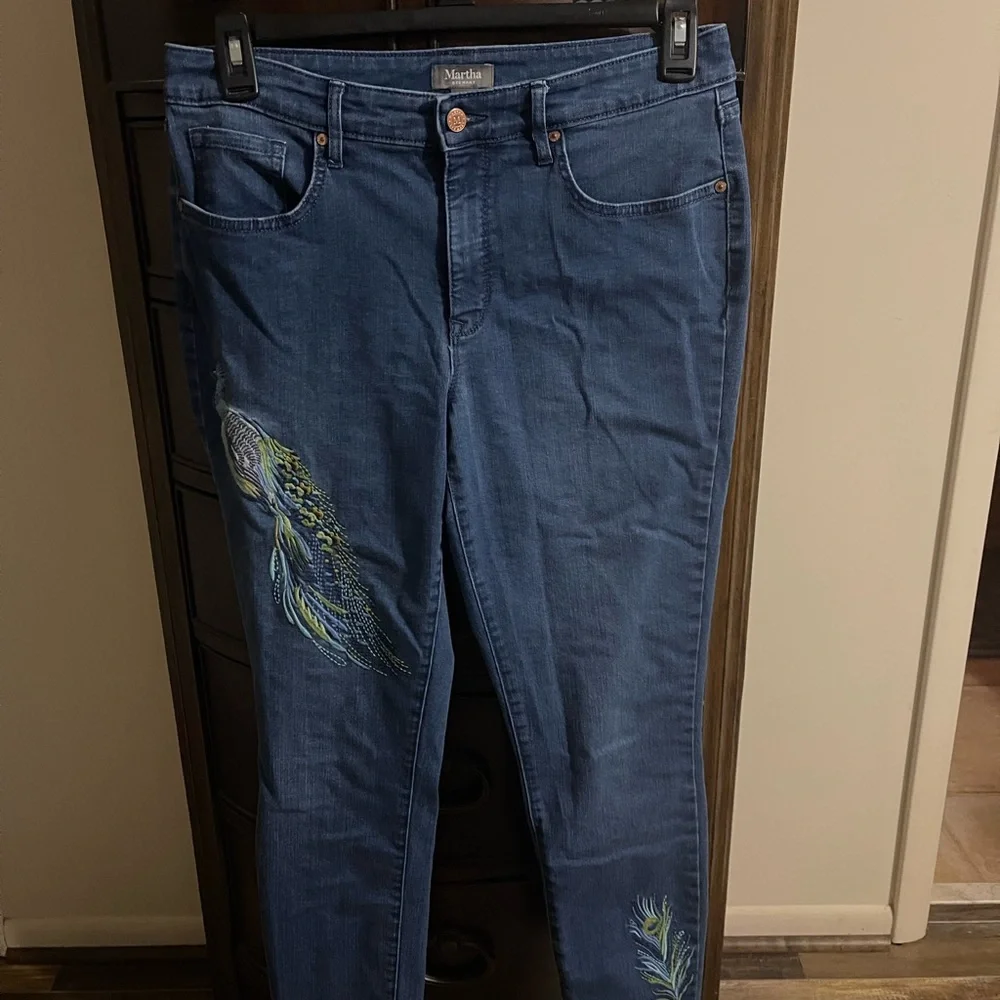 Martha Stewart Skinny Jeans with Peacock Embroidery Size 12 - Picture 3 of 12